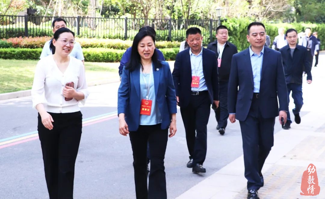 金水区人大常委会组织市、区代表莅临金水区普惠托育中心丰庆路中心视察普惠育幼服务体系建设情况